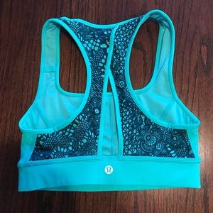 Lululemon bra size 4 EUC